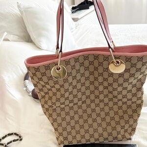 Authentic 100% GUCCI bag tote real leather.